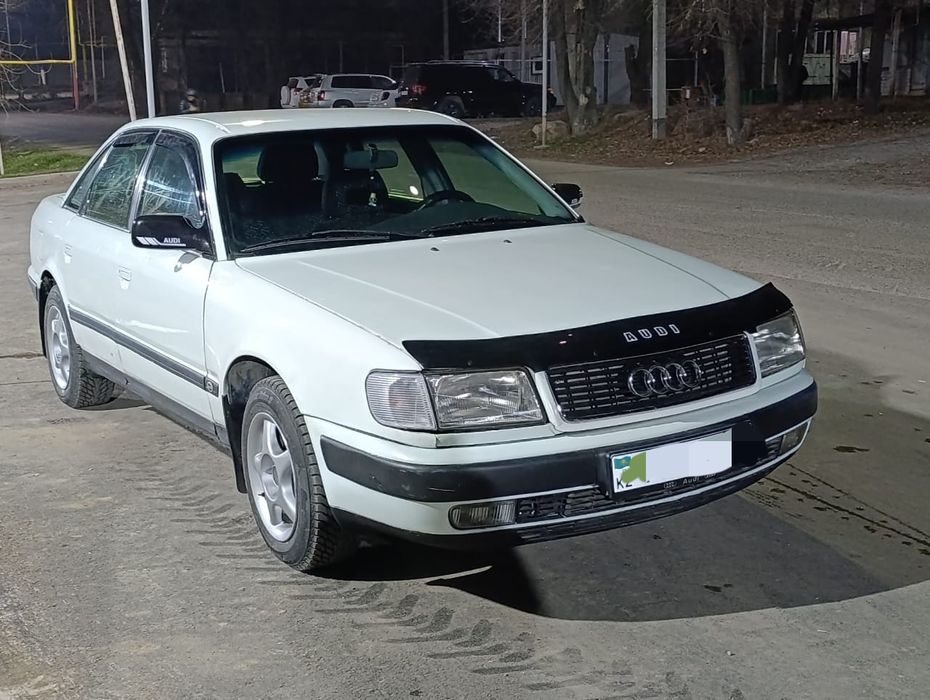 продам Ауди с4 объем 2.3