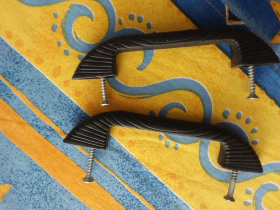 Продавам мебелни дръжки