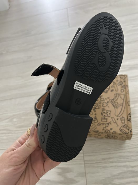 Туфли школьные новые