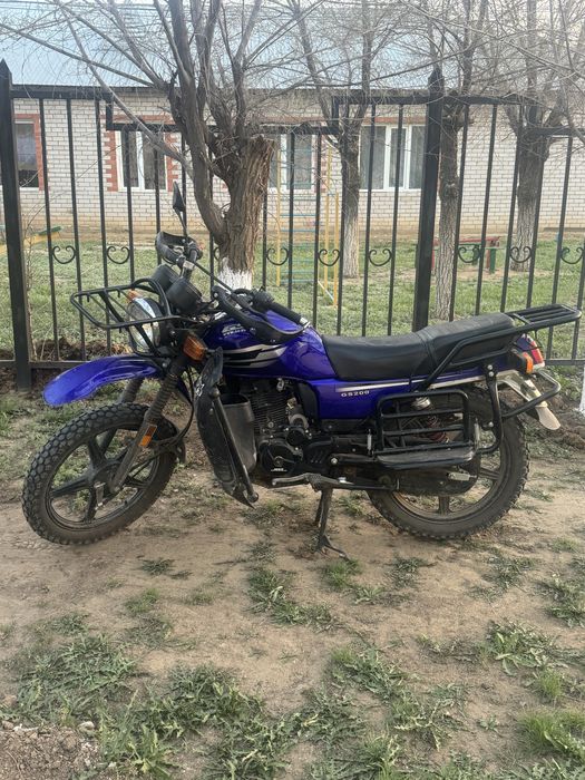 Мотоцикл suzuki200