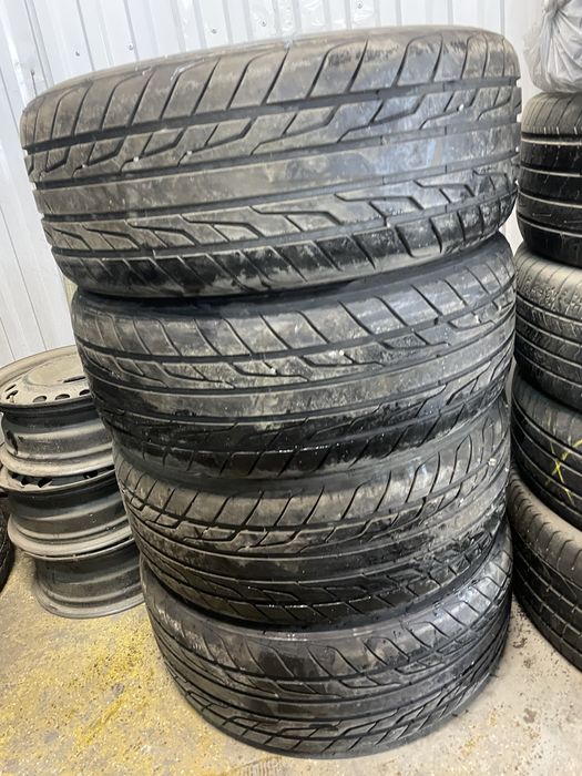265/40 R22  Rataton
