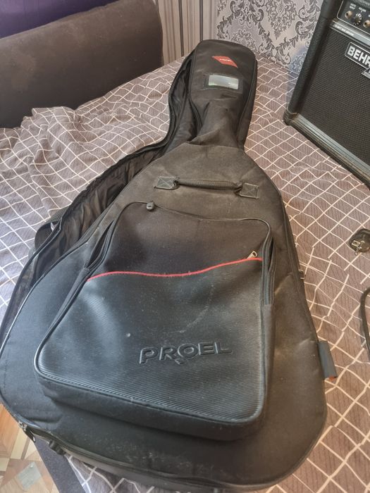 Бас гитара,комби усилитель,чехол от гитары.