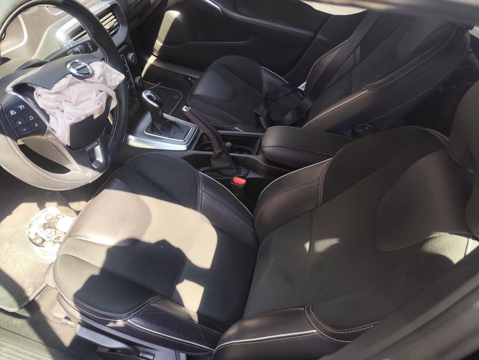 Volvo v40 2000d 150к.с 2019г D3 R Design