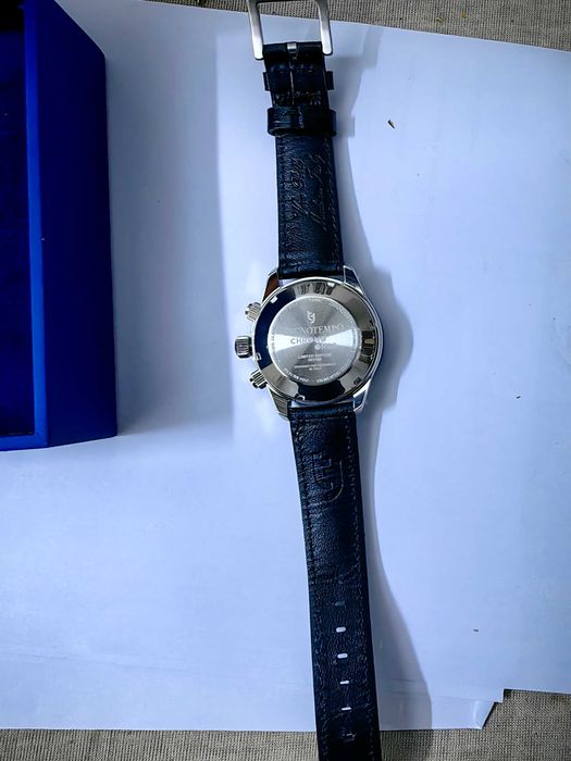 ceas automatic,barbatesc,mecanism elvetian,cu cronometru