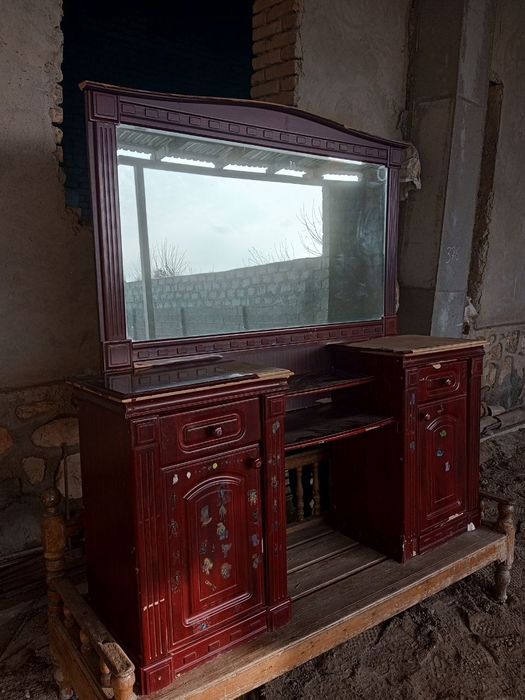 Спальни крават камот билан сотилади б/у