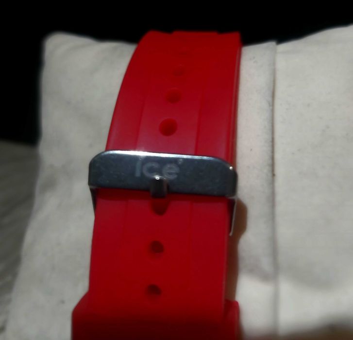 Ceas ICE Watch - Vibrant, Roșu & Alb (Perfect Funcțional)