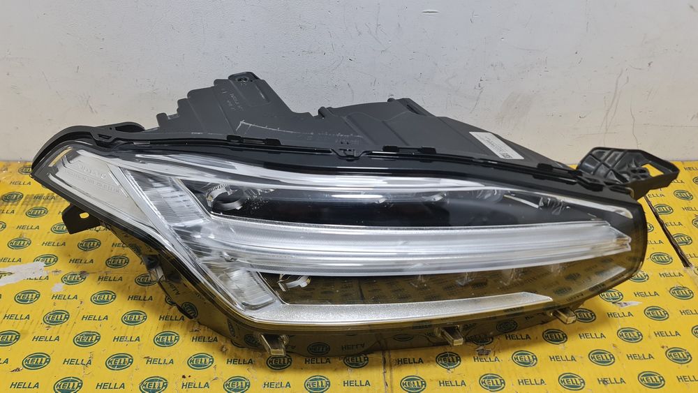 Far full led matrix active high beam Volvo XC90 2 II 32228689 modul