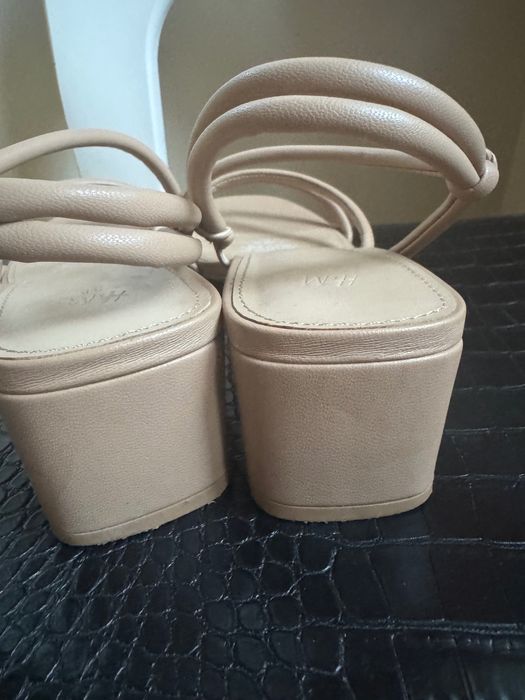 Стилни сандали H&M, размер 38 идва на 37!