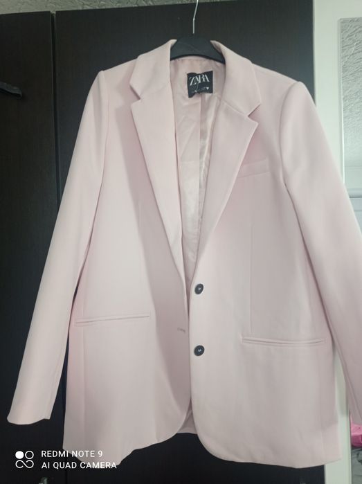 Sacou nou cu etichetă Zara 100 lei