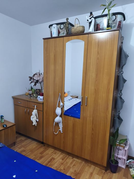 Vând dormitor în stare buna