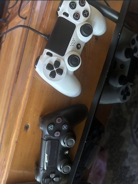 PlayStation 4-pro  1-TB   16-Games