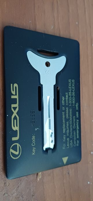 Ключ Lexus продам