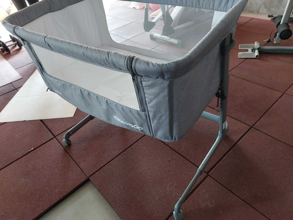 Бебешко легло next to me