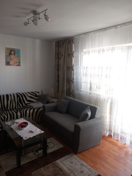 Inchiriez apartament doua camere complet utilat si mobilat zona Strand, direct de la proprietar