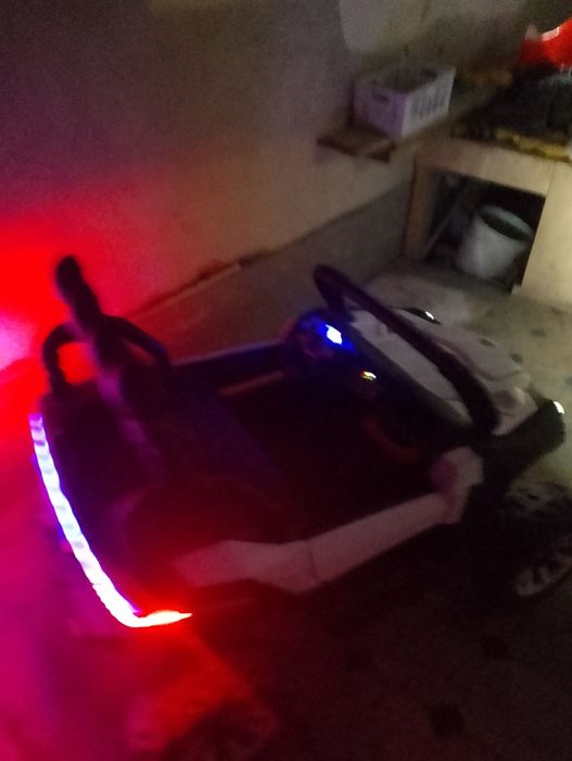 Детский автомобиль