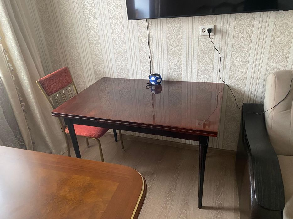 Продам срочно стол раздвижной