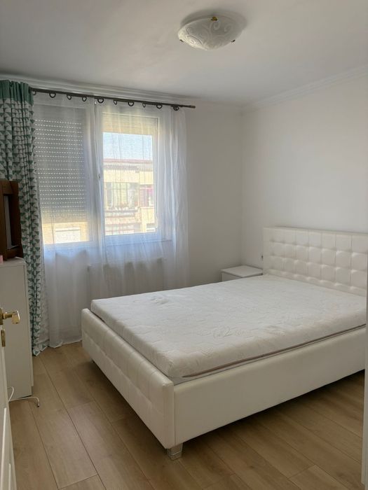 Vând apartament 2camere zona Carpați 1.