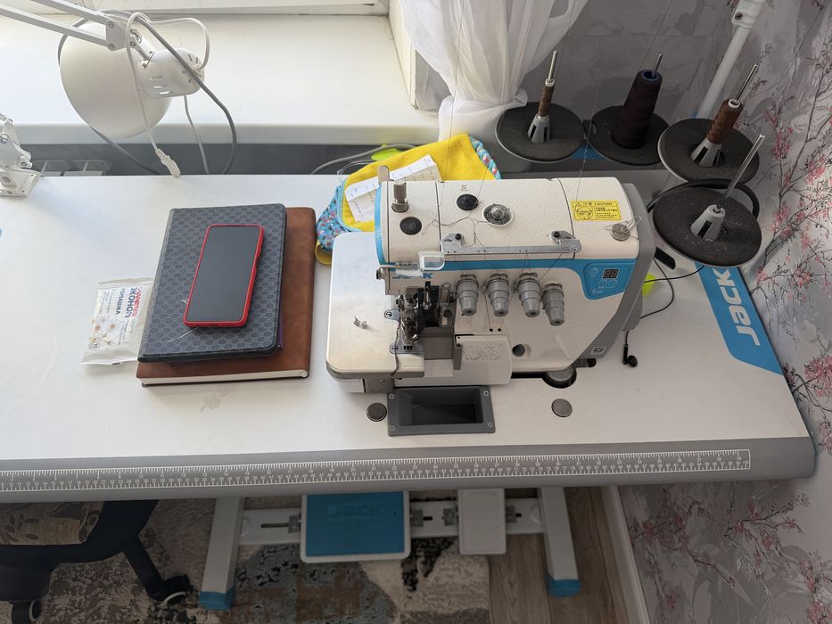 Швейная машина jack f4