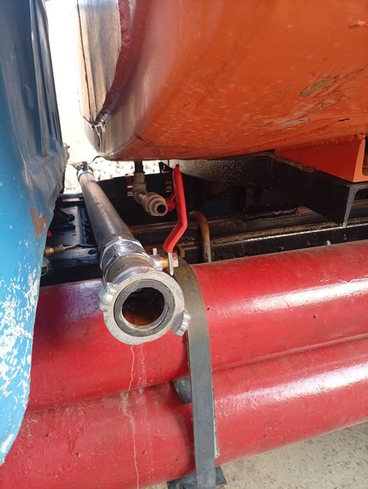 Водовоз сотилади