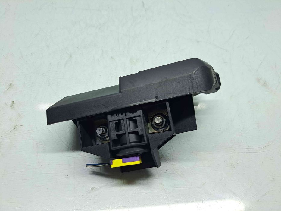 Borna baterie (+) cu capsa  AUDI A4 (8K2, B8) [Fabr 2008-2015] 8J0915