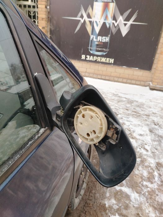 Боковое зеркало на любое авто