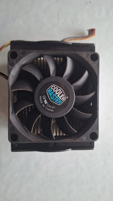 Продавам охладител за процесор Cooler Master CM12V
