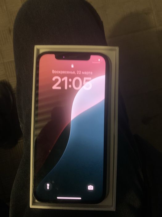 Айфон 12 срочно продам