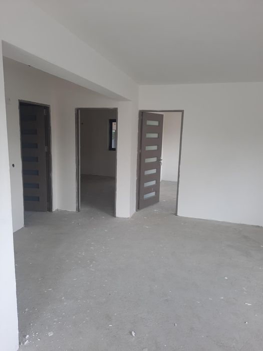 Vand casa in Com. Sendreni (cartierul nou)