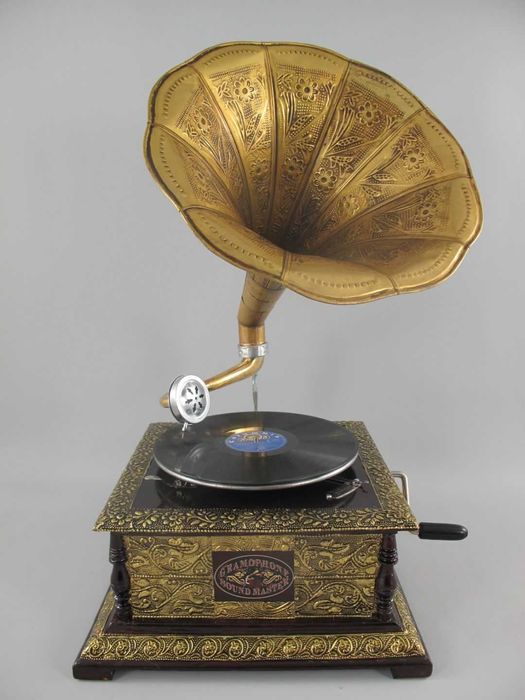 Gramofon patrat din lemn, lucrat manual, H. 66 cm, -36% discount