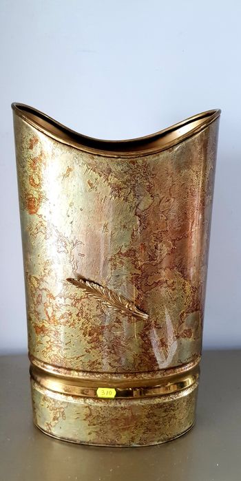 Suport vechi din alamă,  pentru umbrele