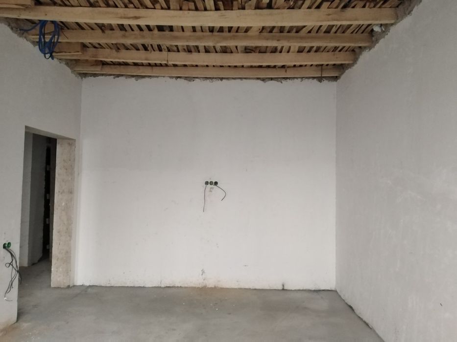 125.000у.е Охунбобоев Узумзор 2 сотик 6 комнатные  Евро Каробка 80%