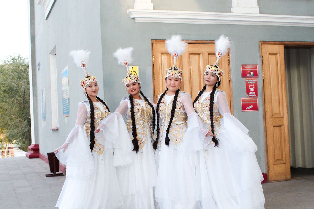 Костюмы танцевальные