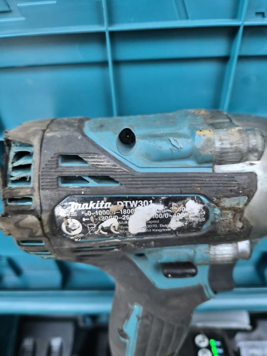 Mașină de înșurubat cu impact Makita  DTW 301