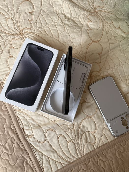 Vând iPhone 15 Pro Max varianta 25 6 de giga