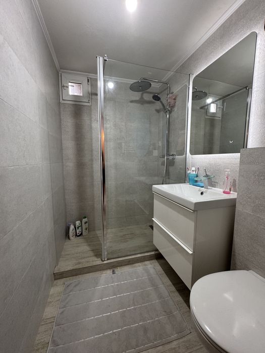 Vând apartament cu 3 camere