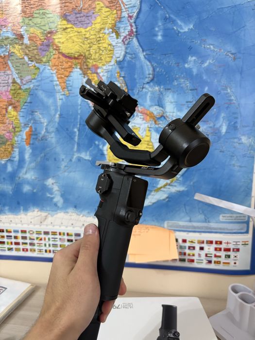Электронный стабилизатор DJI RS 3 Mini