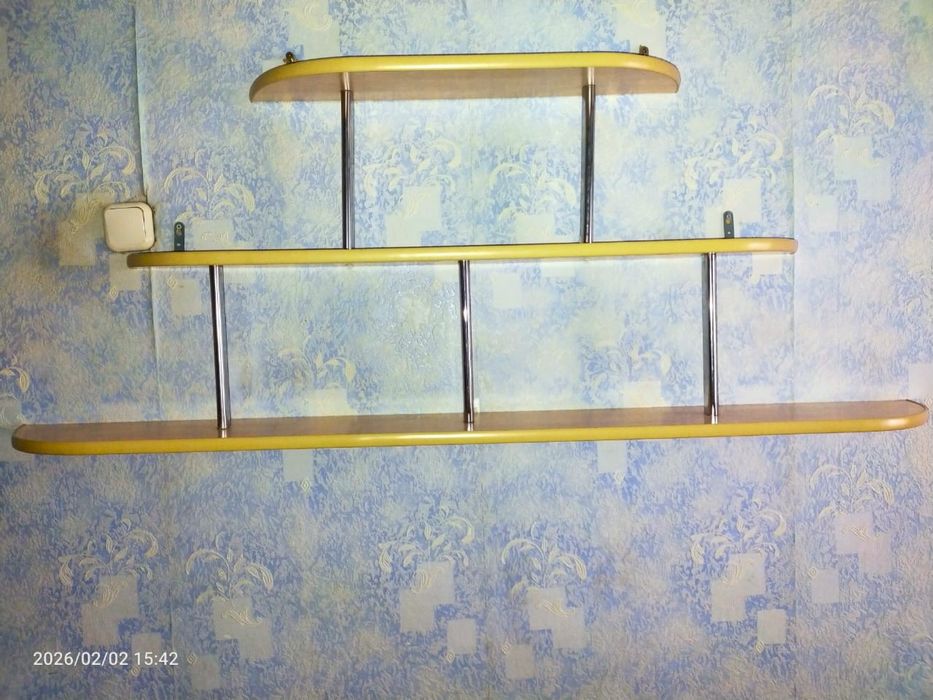 Продам полку на стену