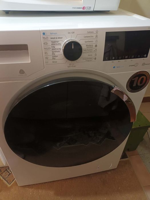 Пералня със сушилня Beko