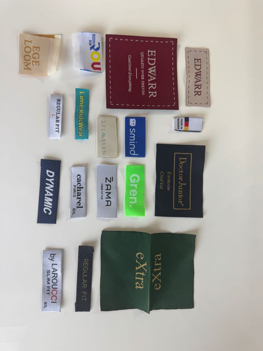 Etichete textile personalizate