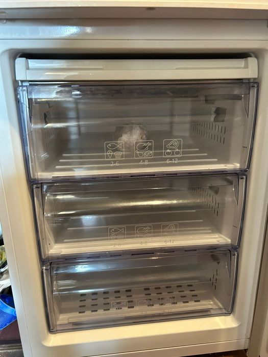 Холодильник б/у .