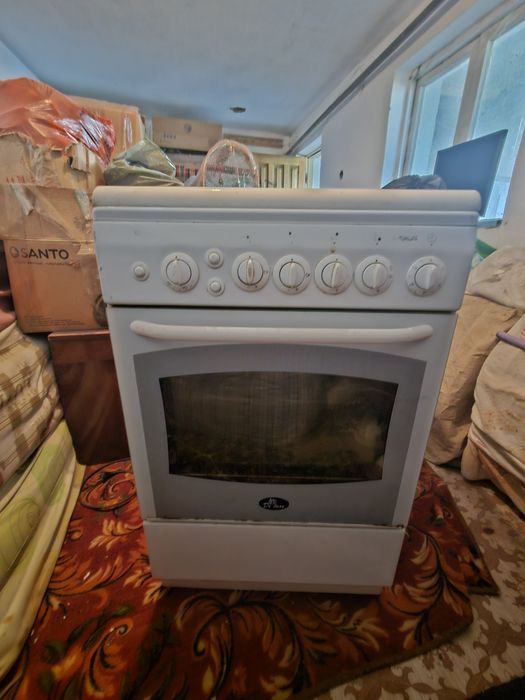 Продам газ плиту