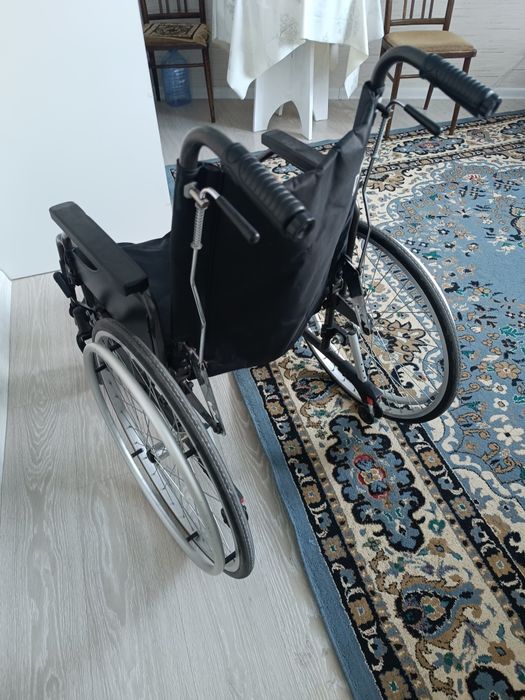 Инвалидная коляска новая