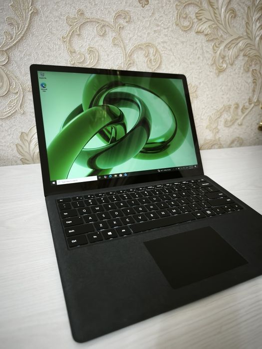 Microsoft Surface Laptop 2 Alcantara