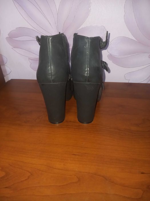Женские кожаные  ботильоны (США)  размер 38. Б/у