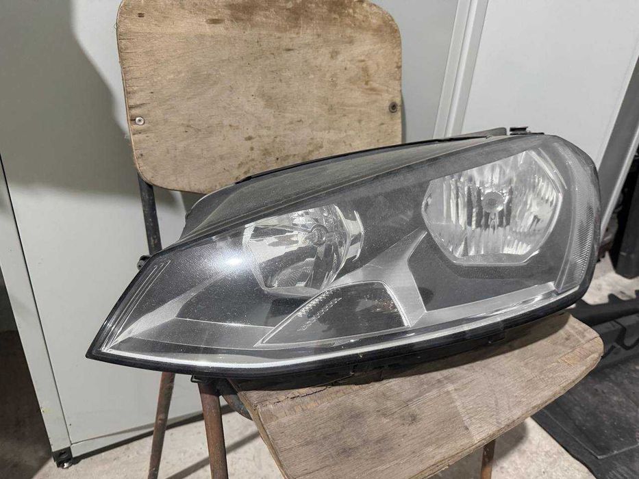 Far VW GOLF 7 mk7 stanga complet model cu halogen de pe masina cu volan stanga de europa cod 5G1941005E