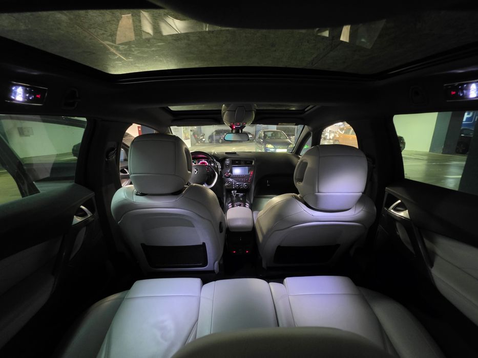 Citroën DS5 Hybrid4 4x4 (200 CP) – Echipare Premium So Chic, Piele Albă Exclusive