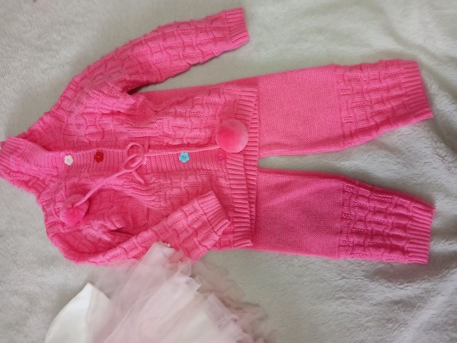 Пакет вещей большой, в основном для девочек