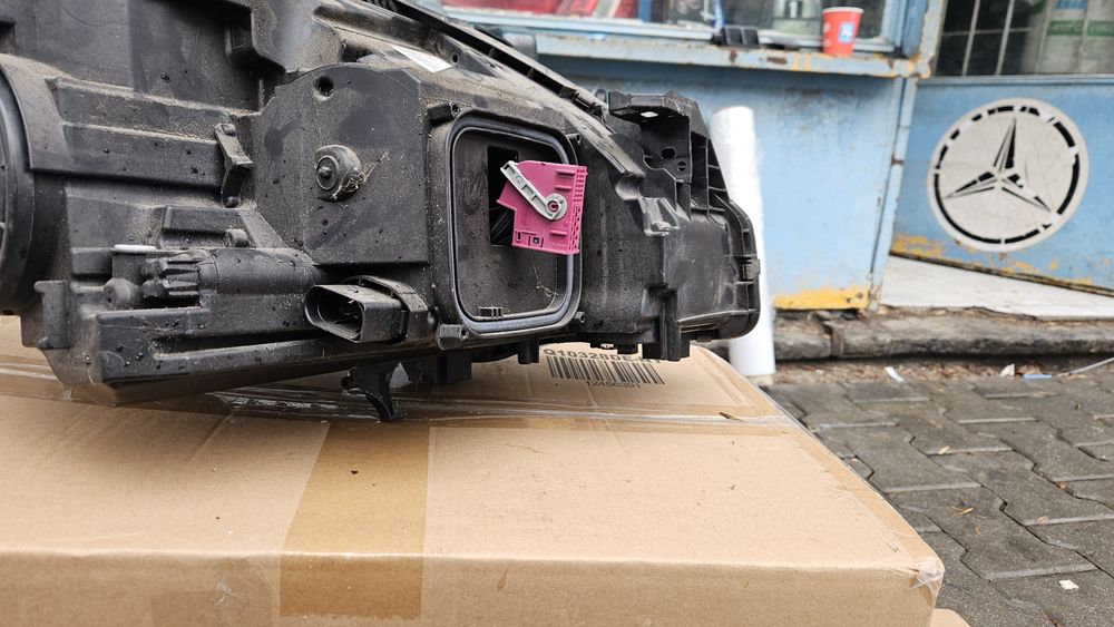 Ляв Фар за Mercedes B-klas w246(Дефектен)