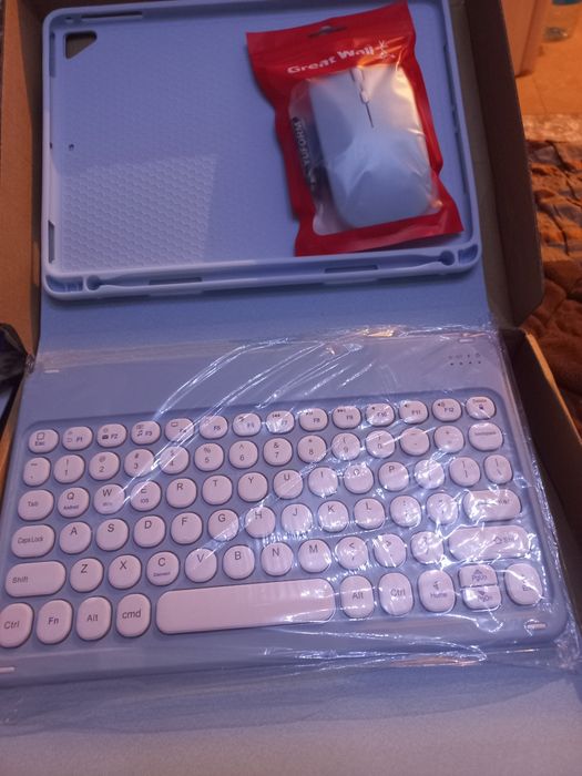 Чехол-клавиатура