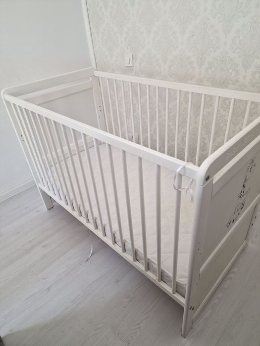 Pătuț copil in stare perfecta si saltea